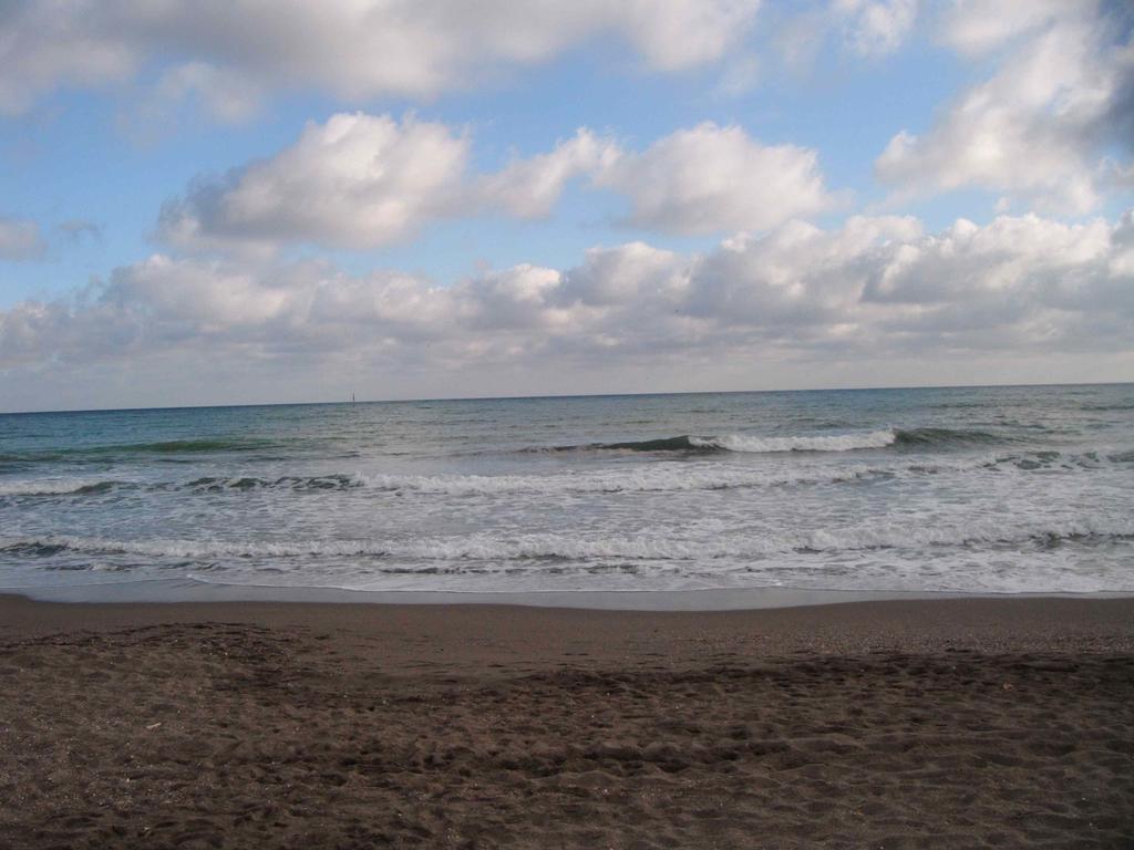 Duquesa De Espana 토레몰리노스 외부 사진